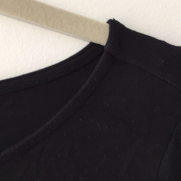 RW & Co. Black Top Knotted Sleeve Detail - Picture 9 of 9